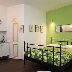 Apartment Trastevere Intimate, Rome