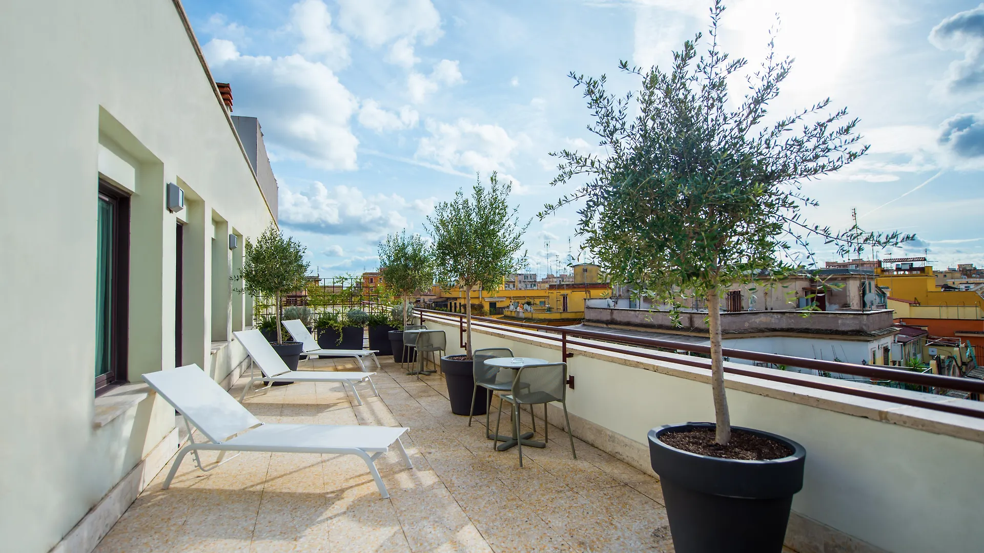 Mercure Roma Piazza Bologna 3*,
